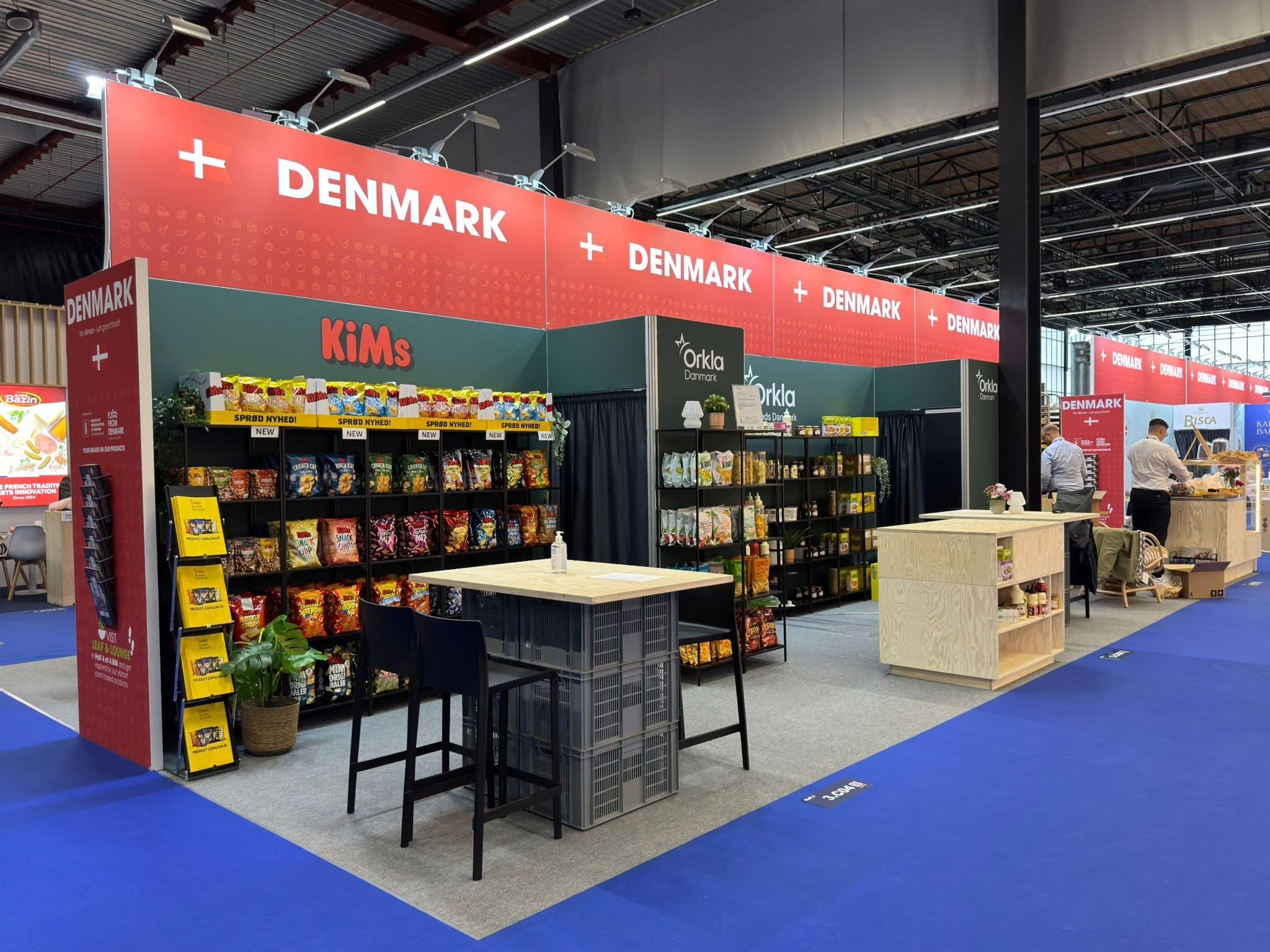 How Many Lights Does an Exhibition Booth Need?
