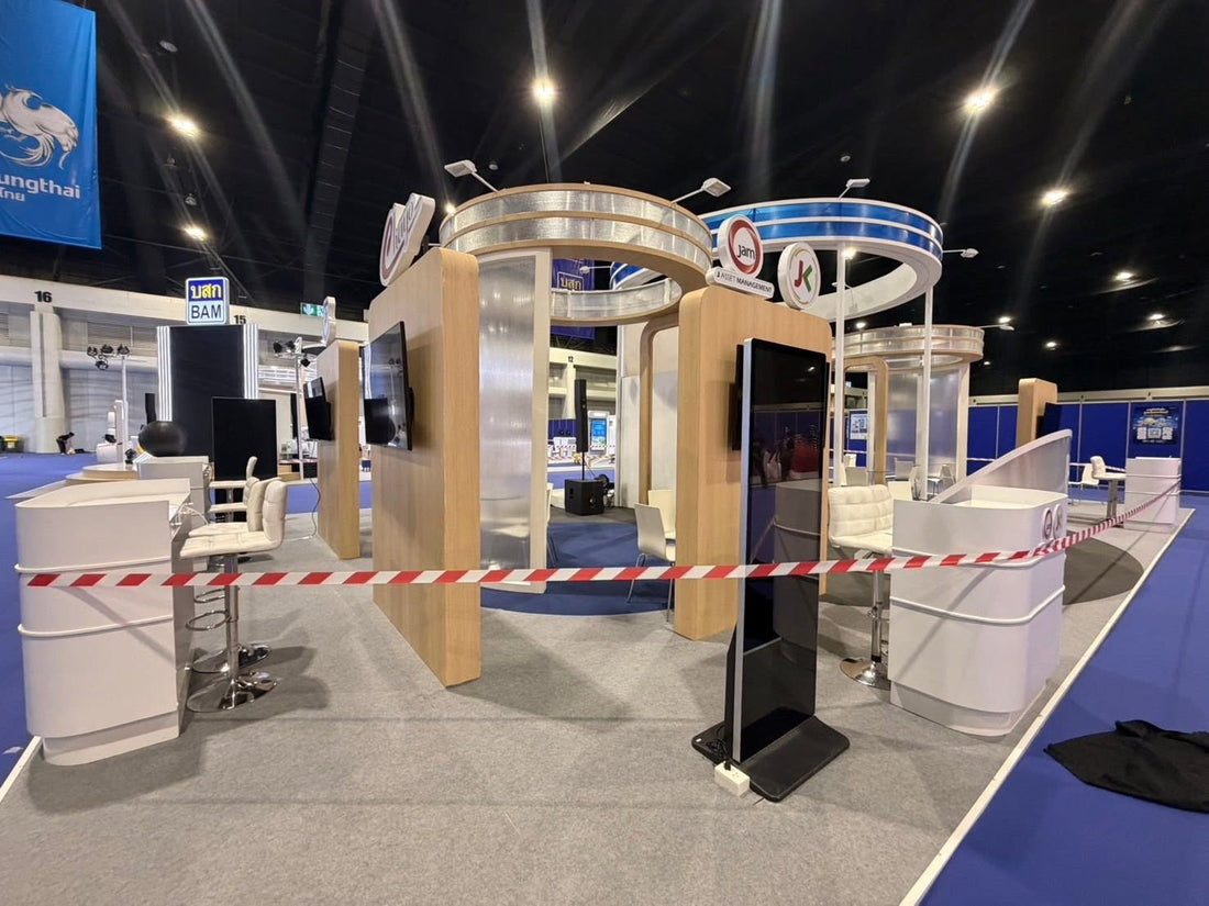 Why Professional LED Arm Lights Are Essential for Exhibition Lightboxes and Trade Show Displays