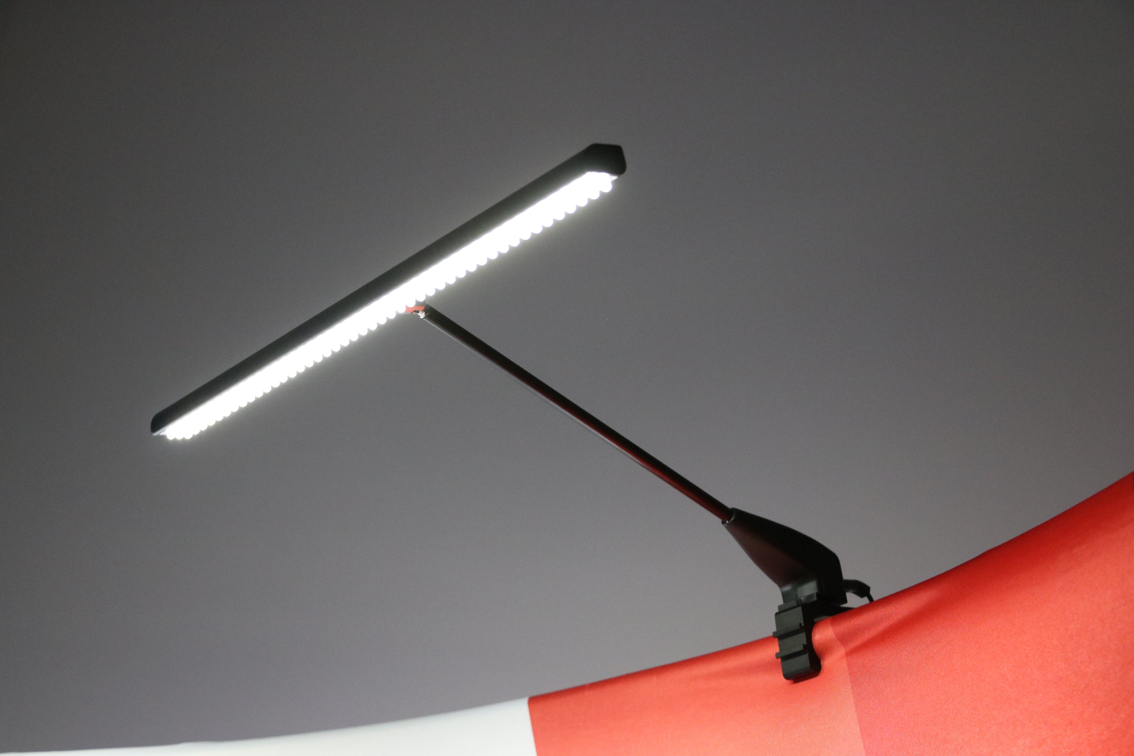 Why Linear LED Lighting Is the Best Solution for Uniform Trade Show Graphics