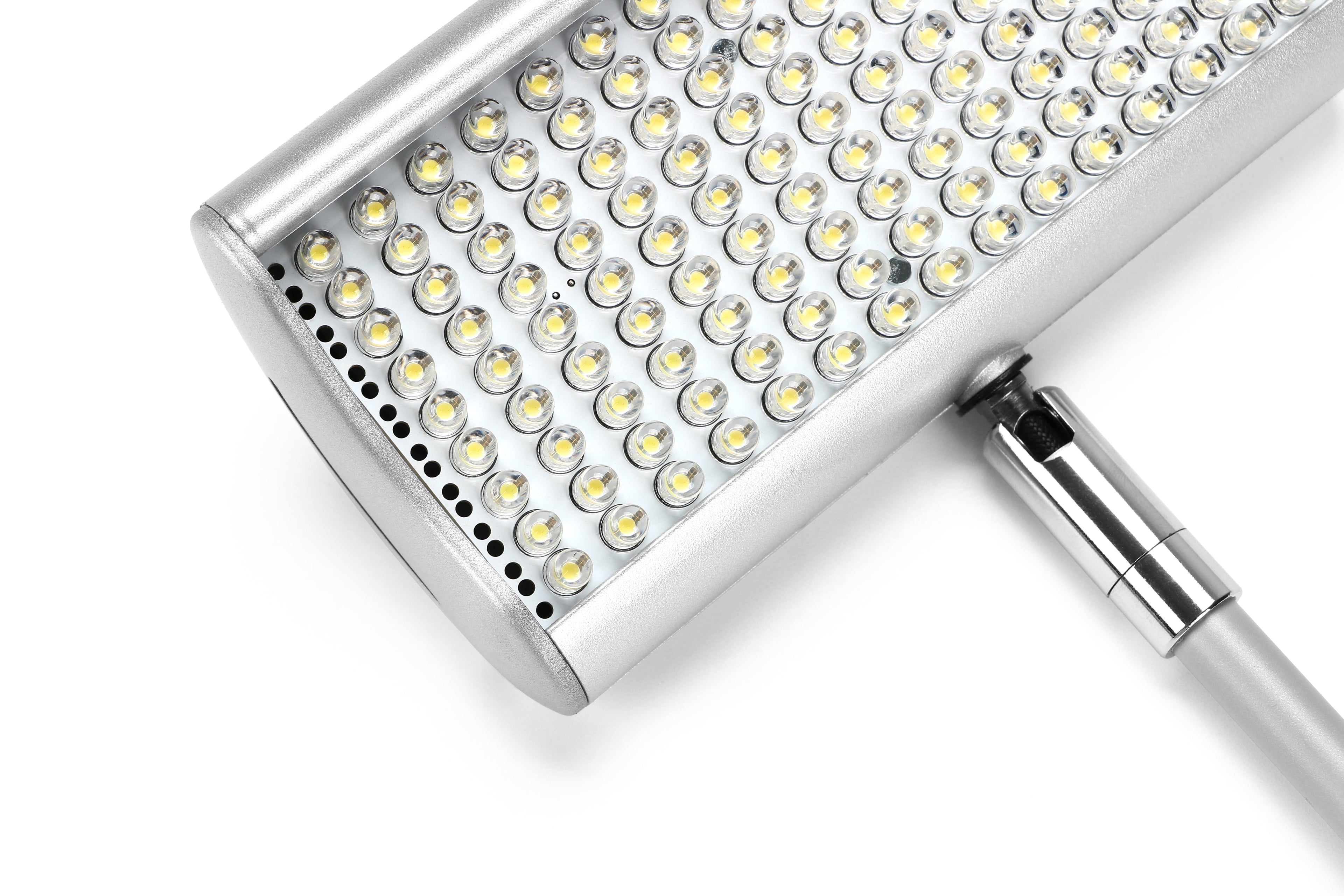 How to Light Trade Show Graphics: Choosing the Right Spotlight for Exhibition Displays