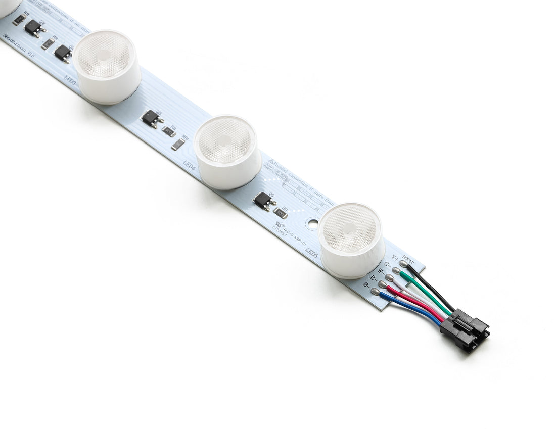RGBW LED light bar showing green color output for exhibition display lighting