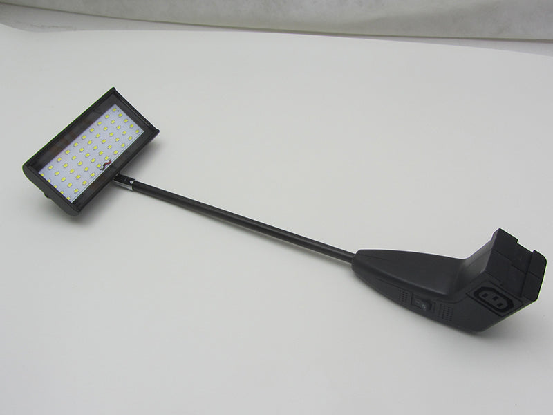21W LED-armlampe med viderekobling til messestander