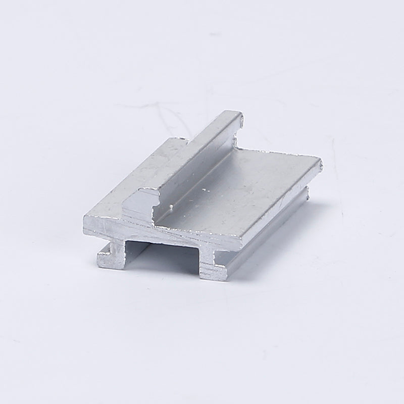 Universal curved hook mounting adapter for exhibition booth lights