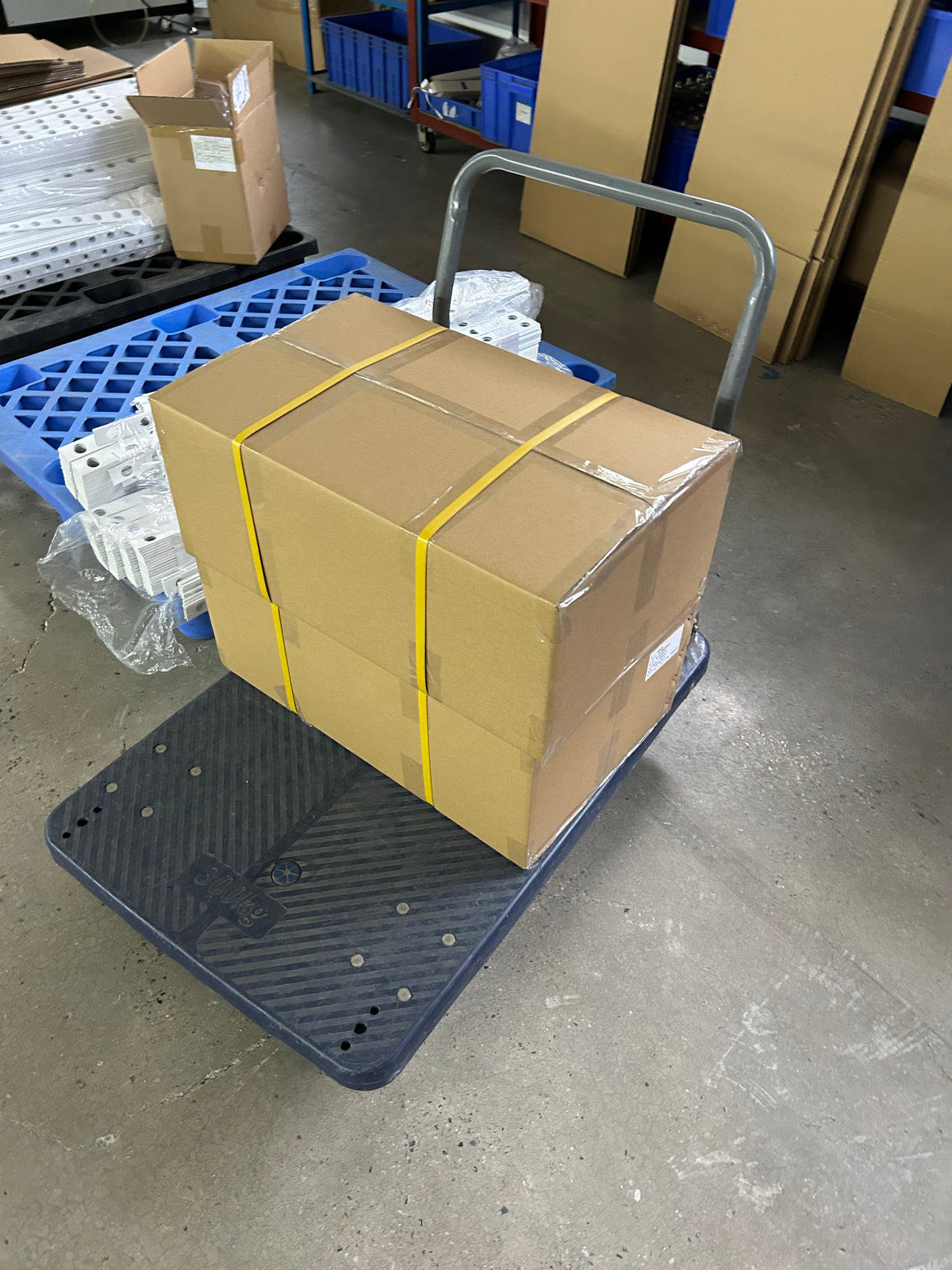 Los 400 módulos LED a medida del cliente están listos para el envío.