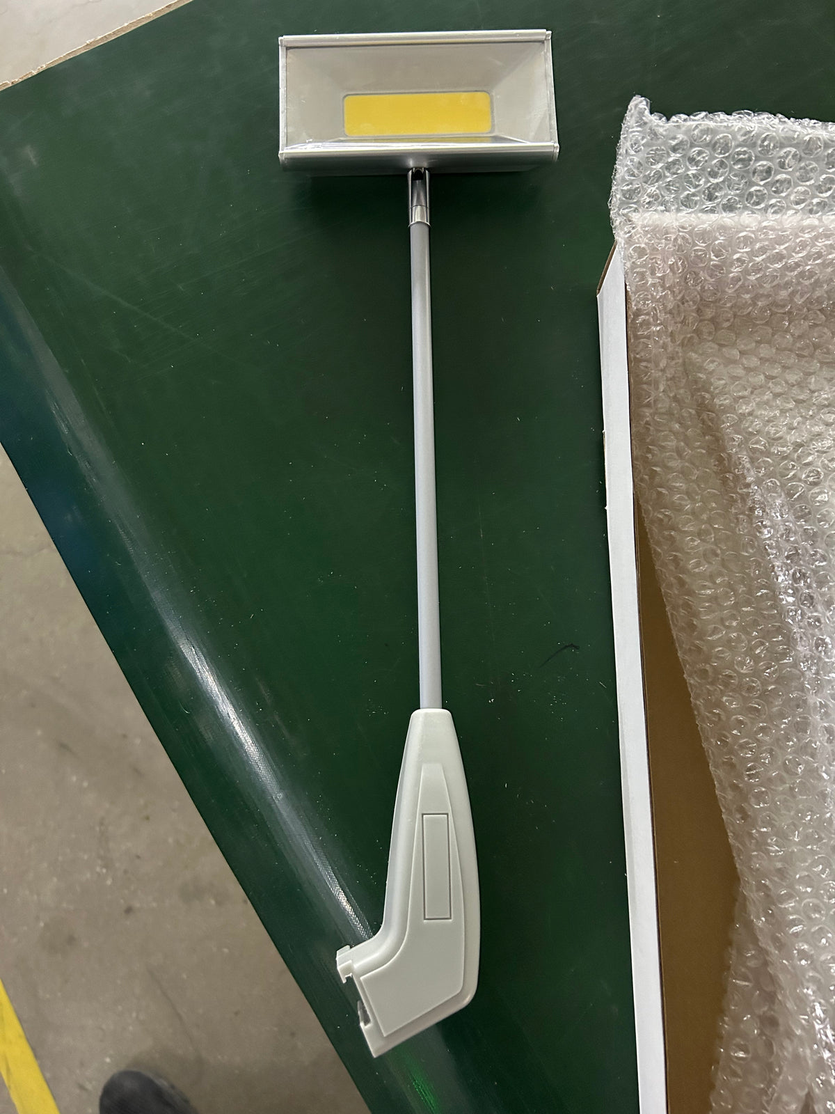 We hebben de 100 sets lampen geleverd. Jaag ons alstublieft niet op — we produceren uw resterende goederen op volle kracht.