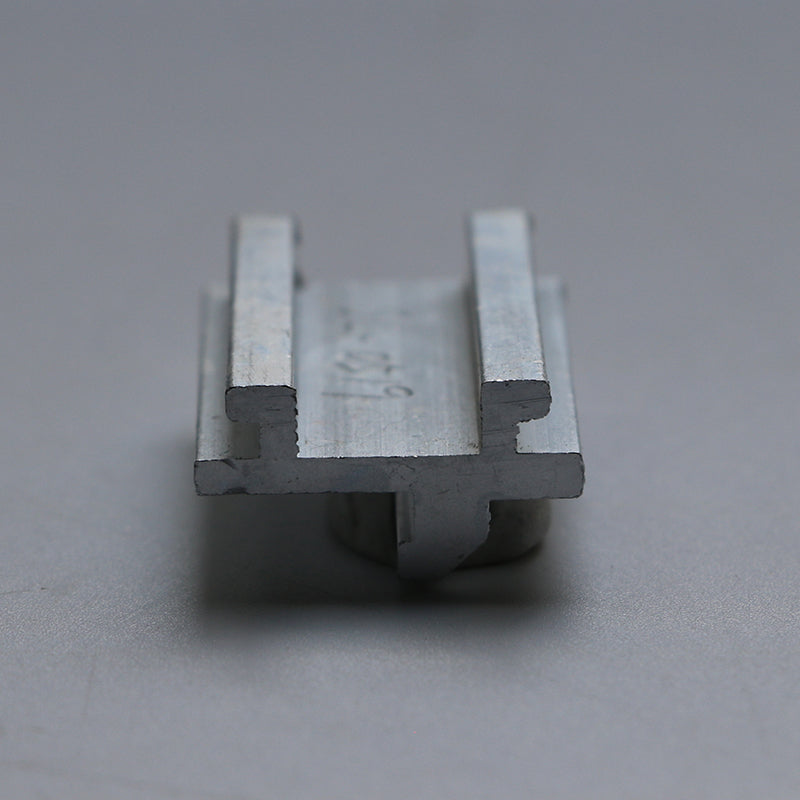 BoothLights curved hook mounting clip for exhibition lighting